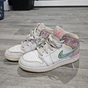 Youth Nike Air Jordan 1 mid Ice Cream Melt size 6